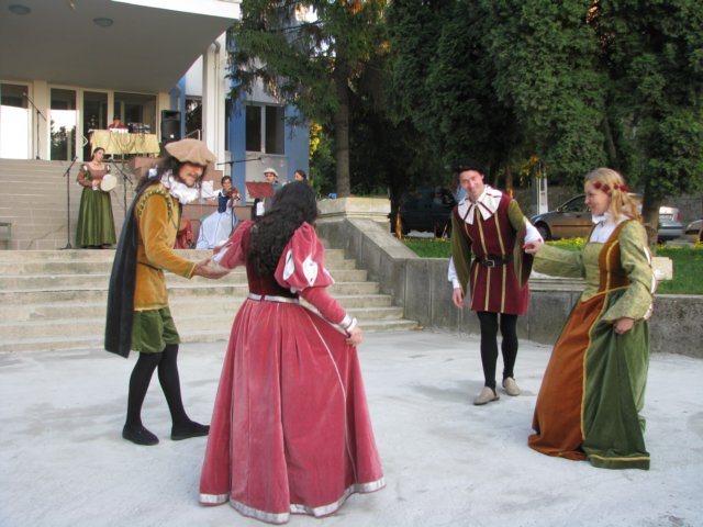 tovishat060.jpg