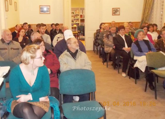 knyvbemutat2.jpg